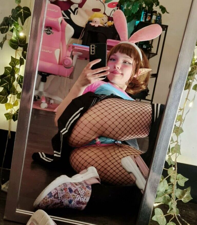 HappyLikeAwall nude