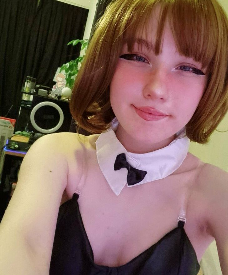 HappyLikeAwall nude