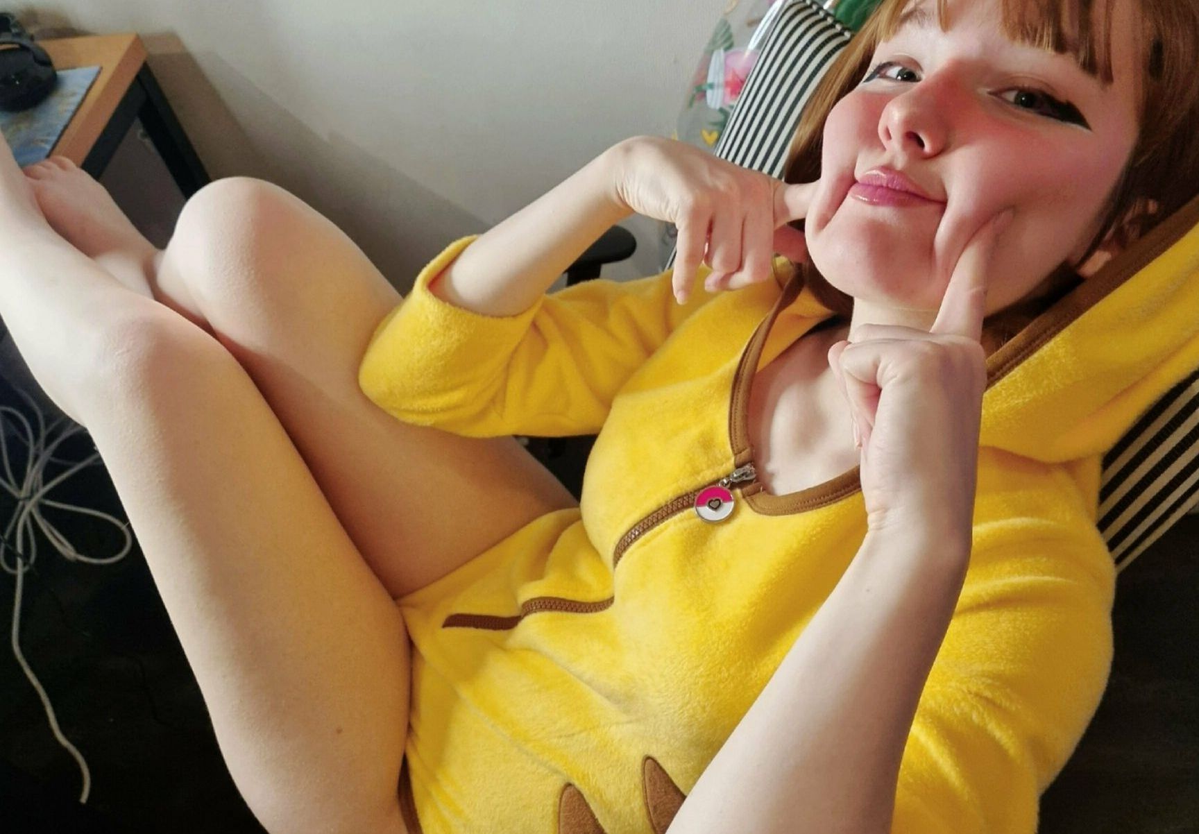 HappyLikeAwall nude