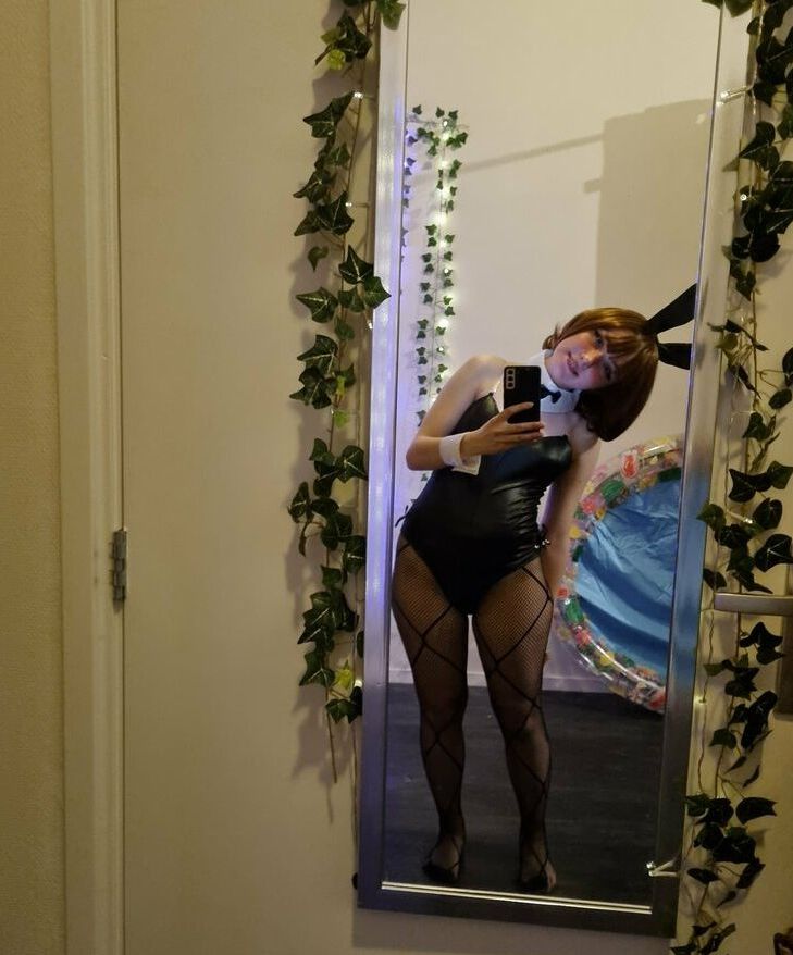 HappyLikeAwall nude