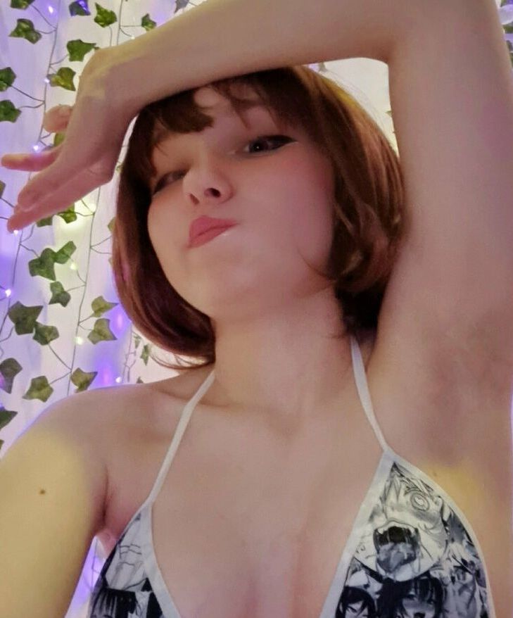 HappyLikeAwall nude