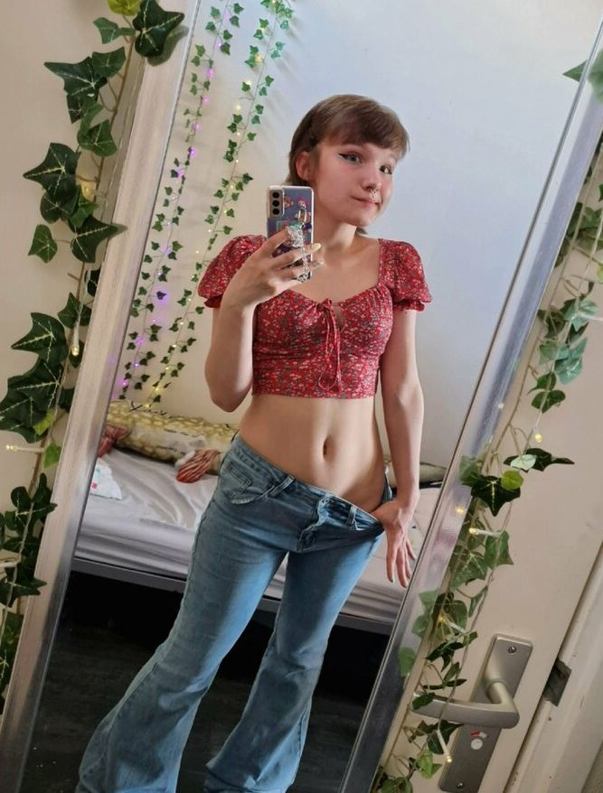 HappyLikeAwall nude