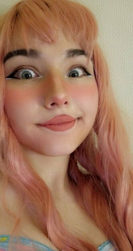HappyLikeAwall nude
