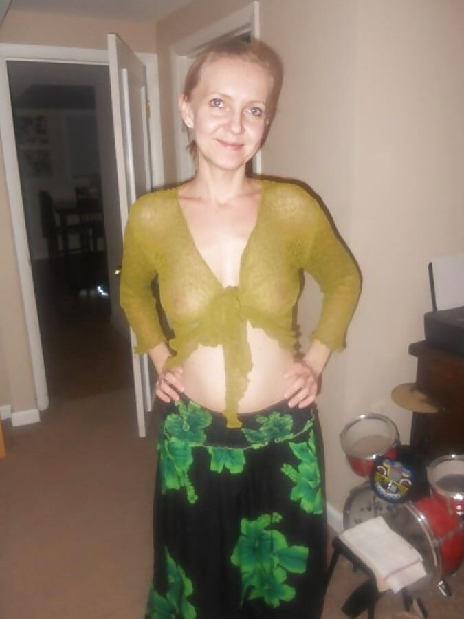 THIN MILF LOVES HER TOYS