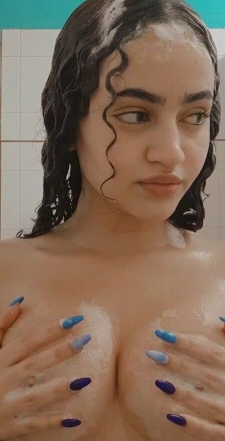Iwaifu nude