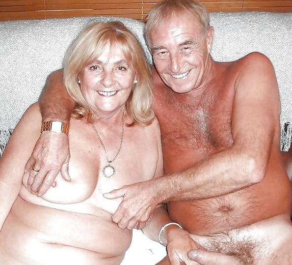 Naked couples .