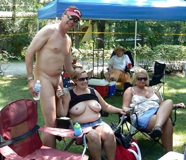 Naked couples .