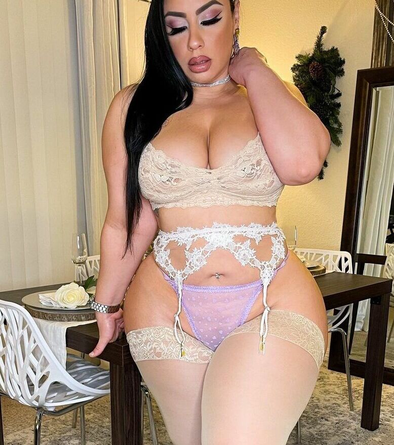 Selene Castle nude