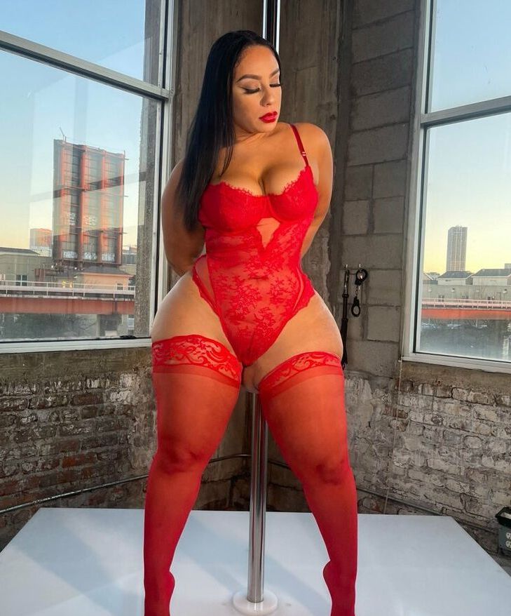 Selene Castle nude