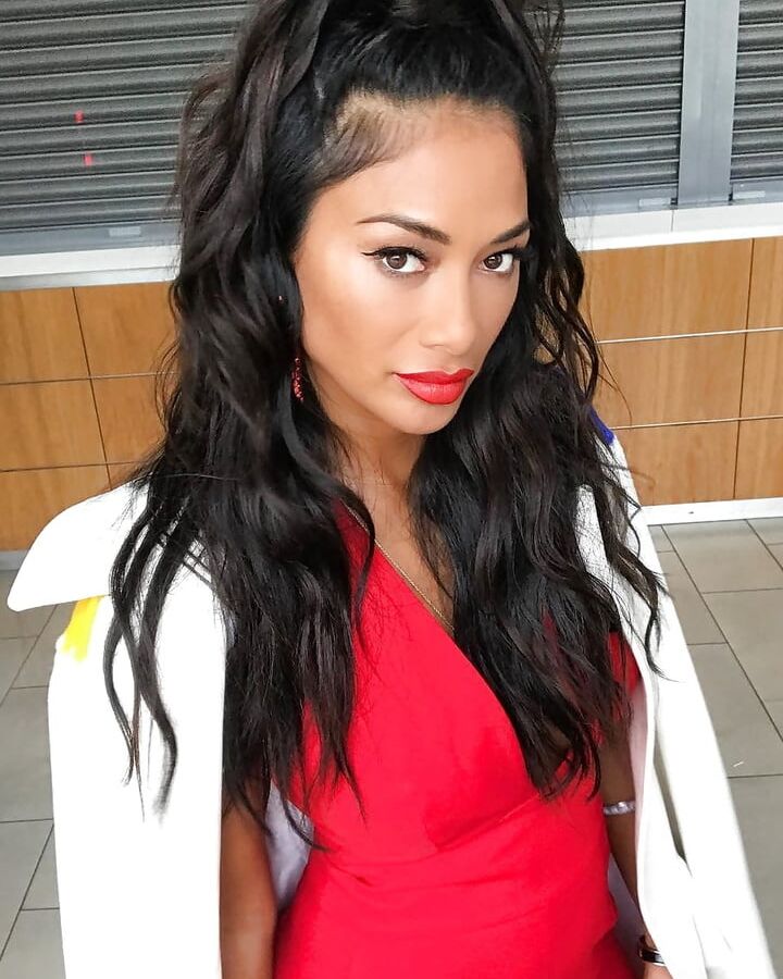 Nicole Scherzinger: Hair and Tits