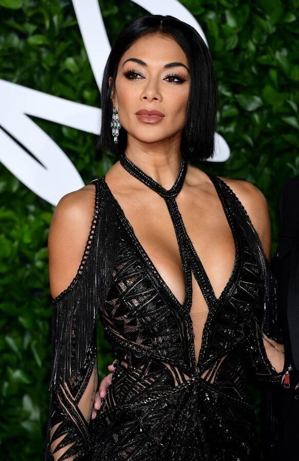 Nicole Scherzinger: Hair and Tits