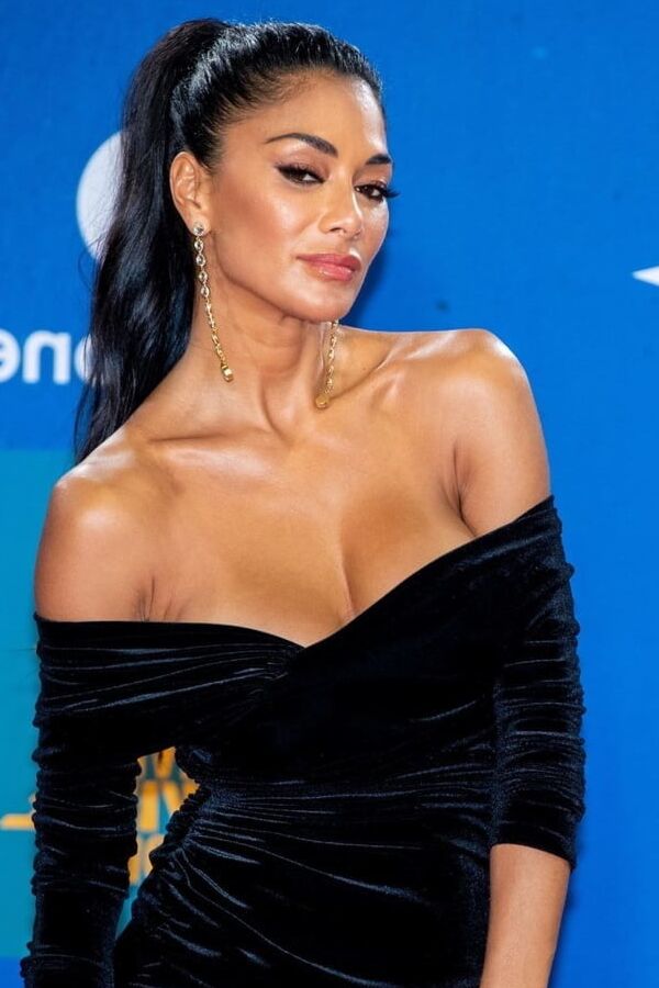 Nicole Scherzinger: Hair and Tits
