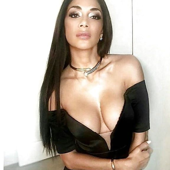 Nicole Scherzinger: Hair and Tits