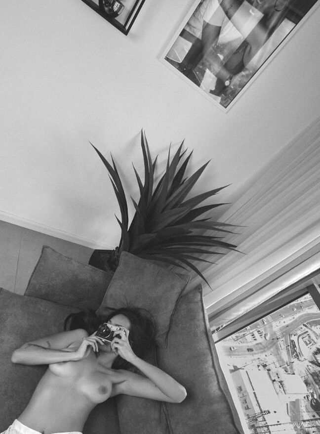 Neomi Attal nude
