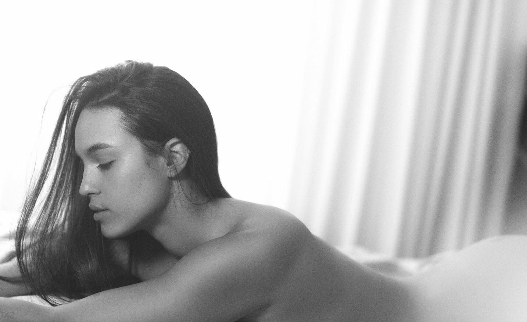 Neomi Attal nude