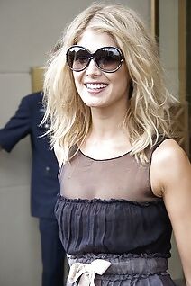 Rosamund pike