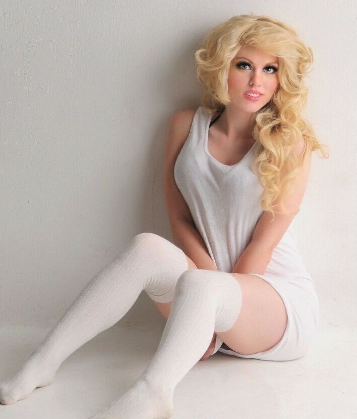 Abi Aikou nude