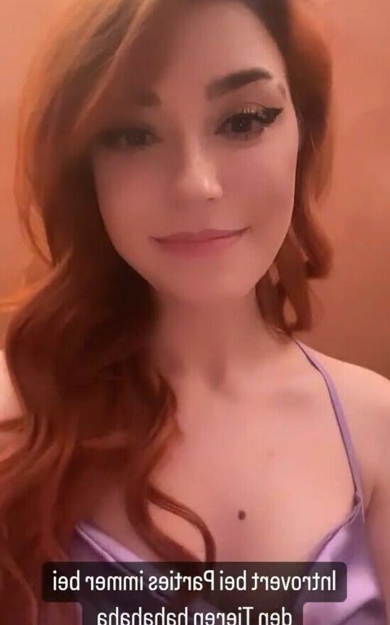 AnniTheDuck nude