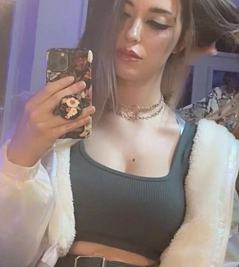 AnniTheDuck nude