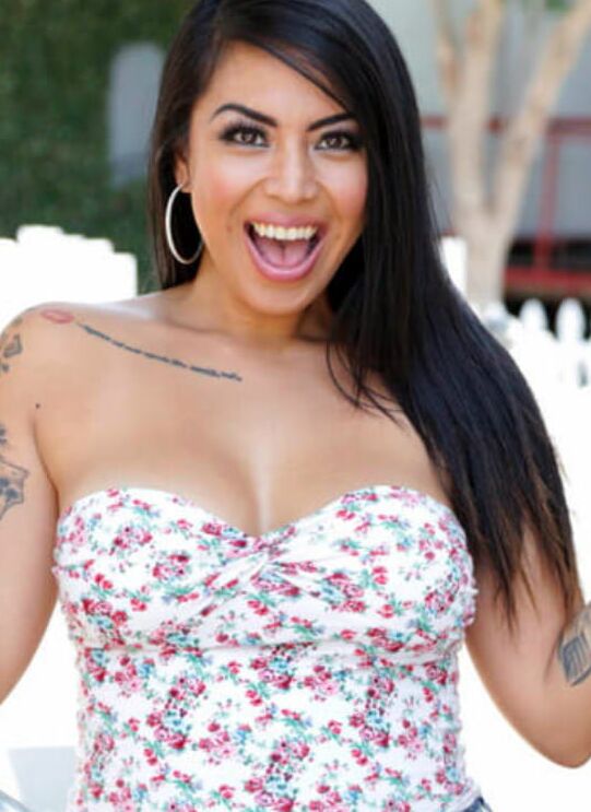 SDRUWS - THAI PORN MODEL BRIANNA BENTLEY COCK SUCKER EXPERT