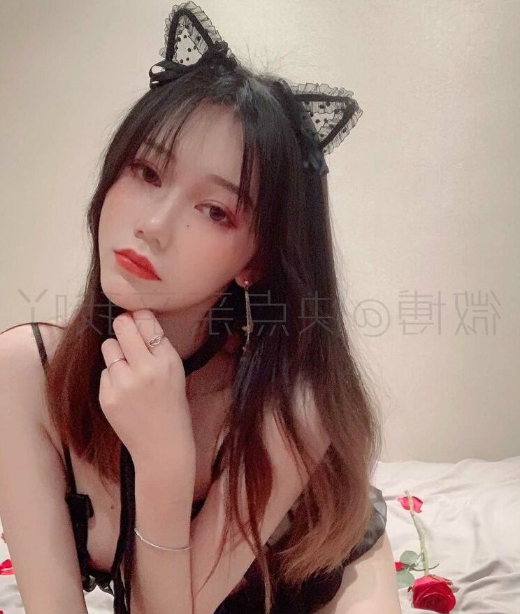 Qinqinwoya nude