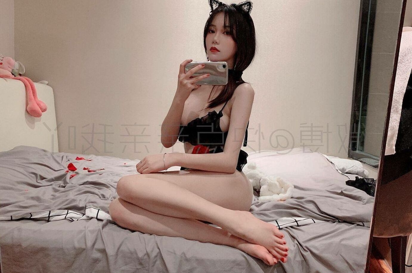 Qinqinwoya nude