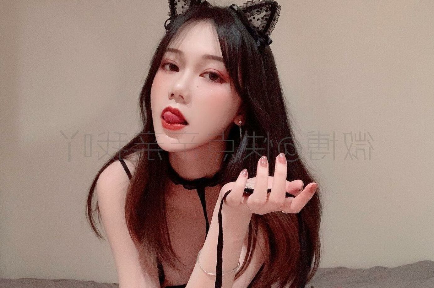 Qinqinwoya nude