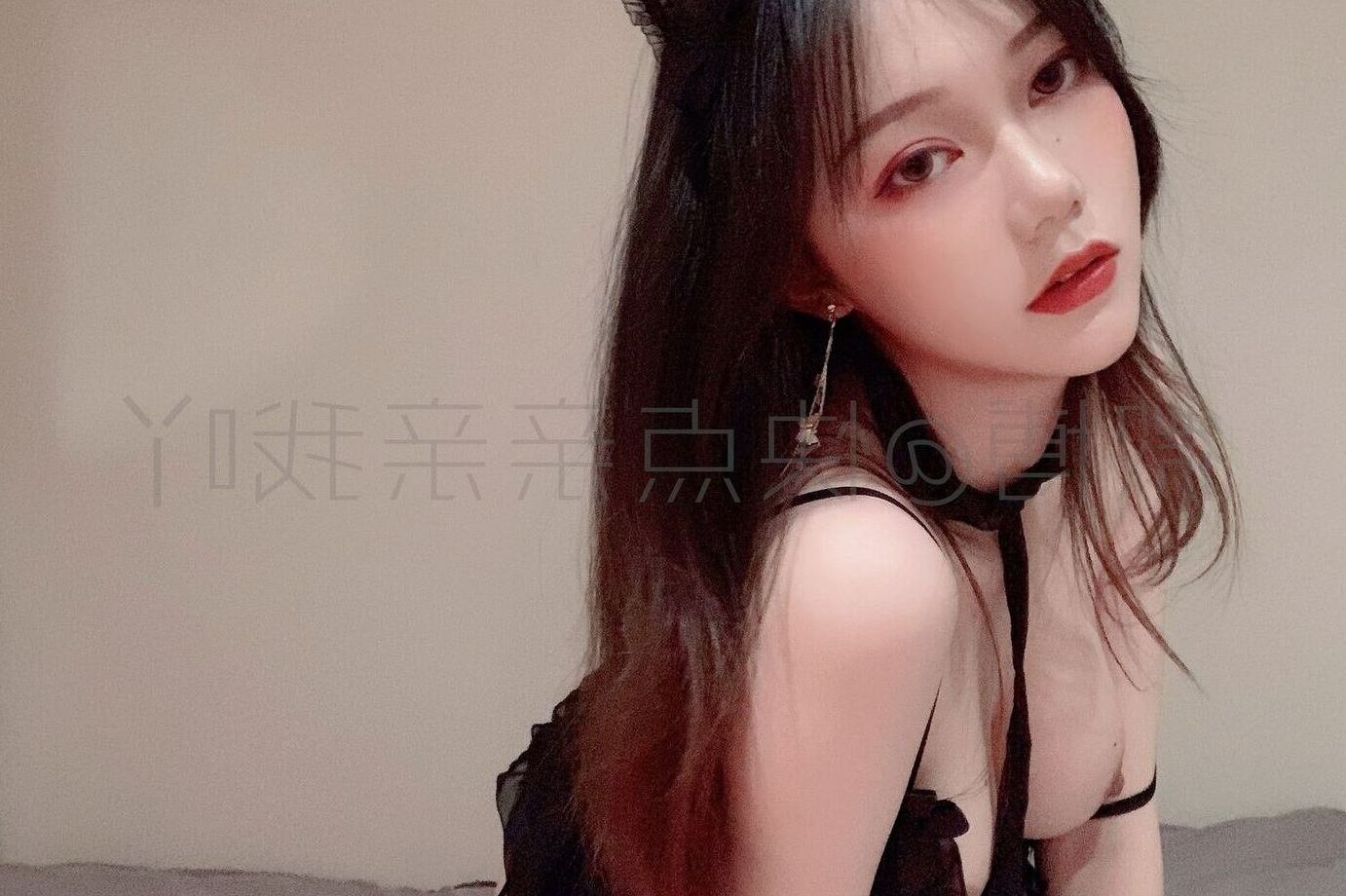 Qinqinwoya nude