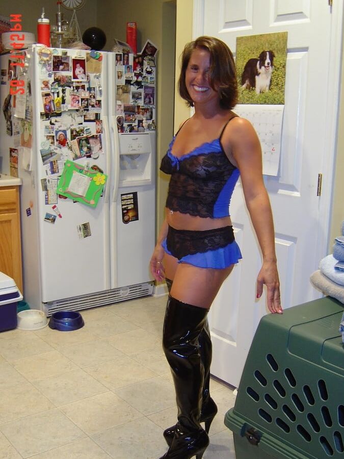How My Slutty Aunt Dresses When She Is On Party Vacation