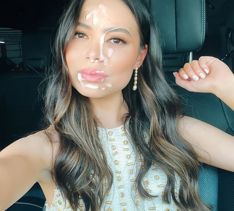 Miranda Cosgrove nude