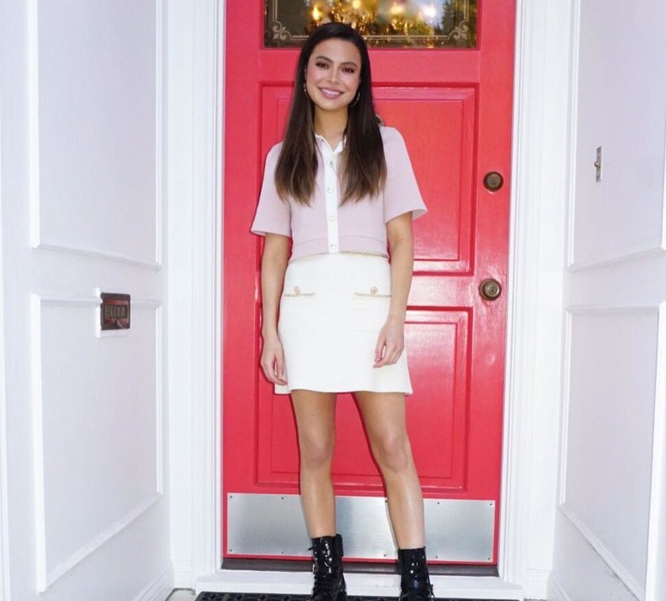 Miranda Cosgrove nude