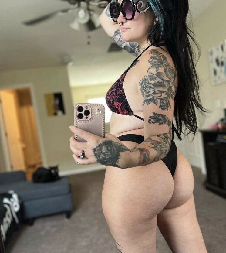 Gotthicck nude