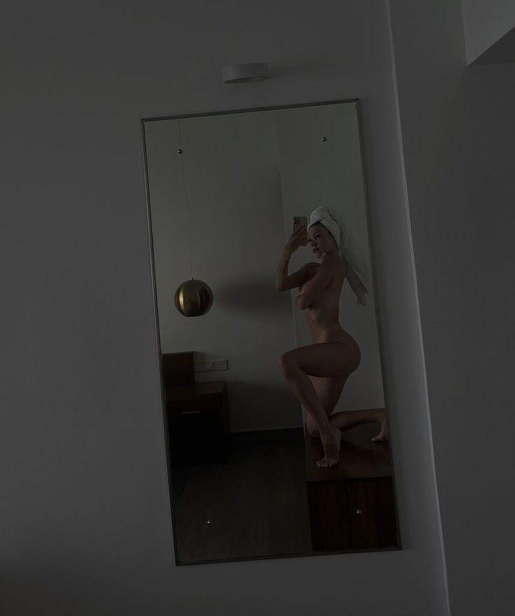 Top Baby ASMR nude