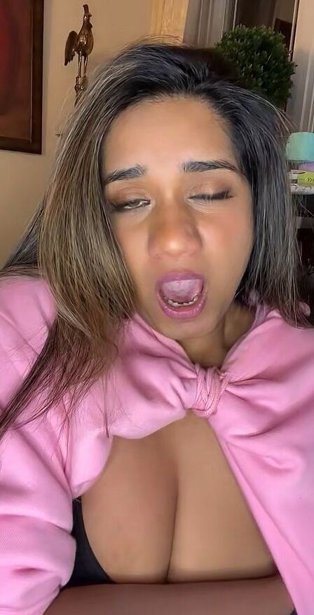 Iconicolee nude