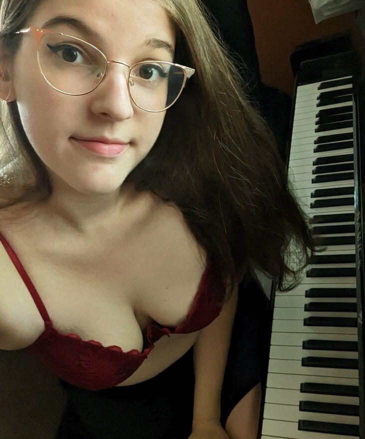 Ebee nude