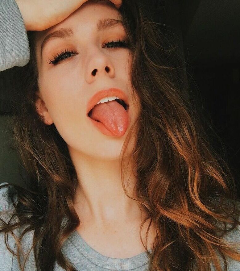 Seen Ellbats nude