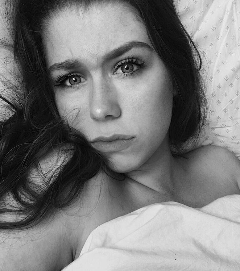 Seen Ellbats nude
