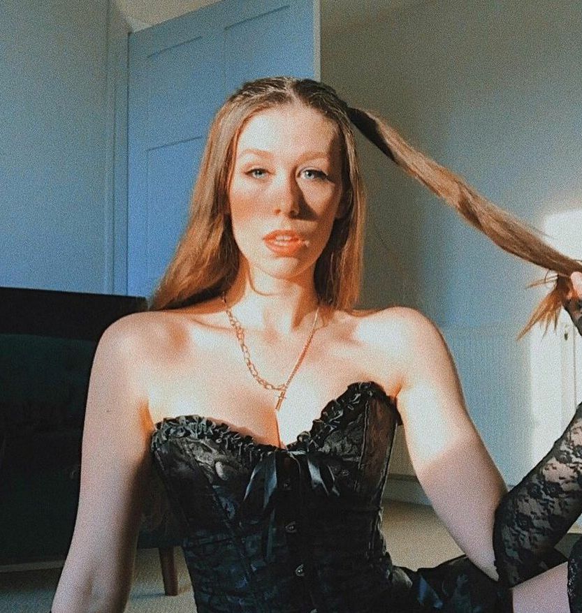 Seen Ellbats nude