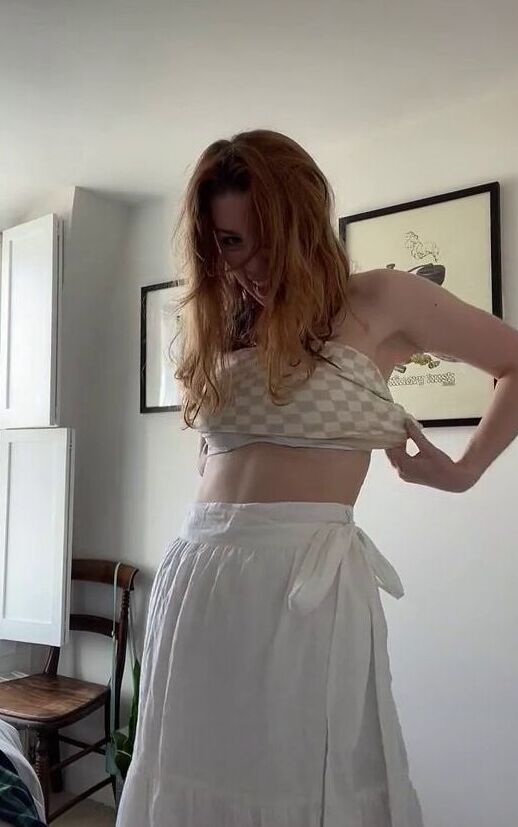 Seen Ellbats nude