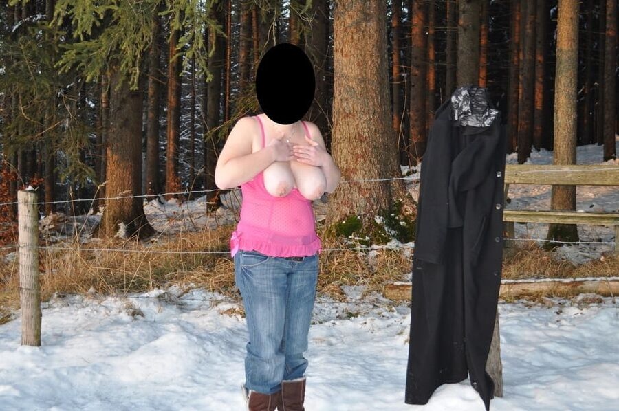 SANDRA DIE GEILE SCHLAMPE MIT IHREN GEILEN FICKEUTERN