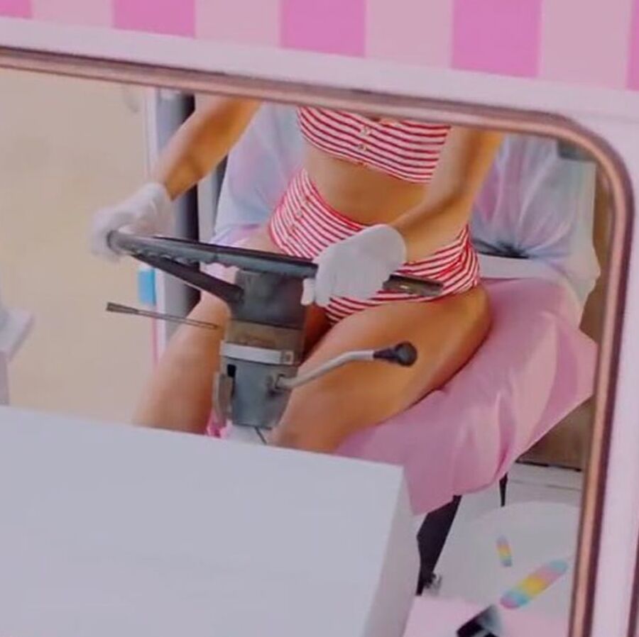 SELENA GOMEZ ... LICK ICE CREAM FROM MY PUSSY