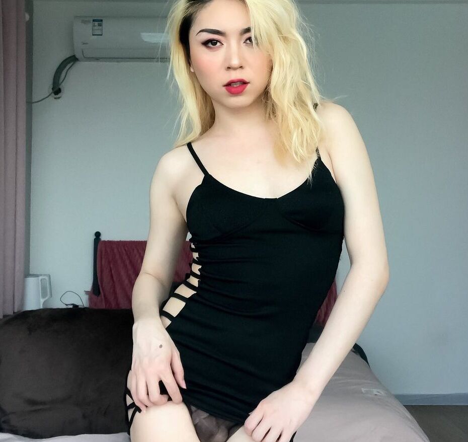 Sisdon nude