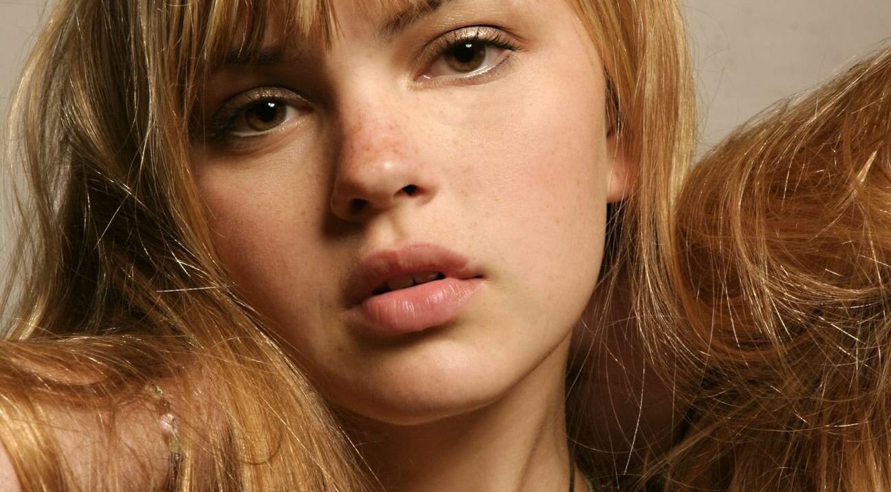 Aimee Richelle Teegarden nude