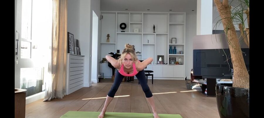 Dutch milf Wendy van Dijk yoga