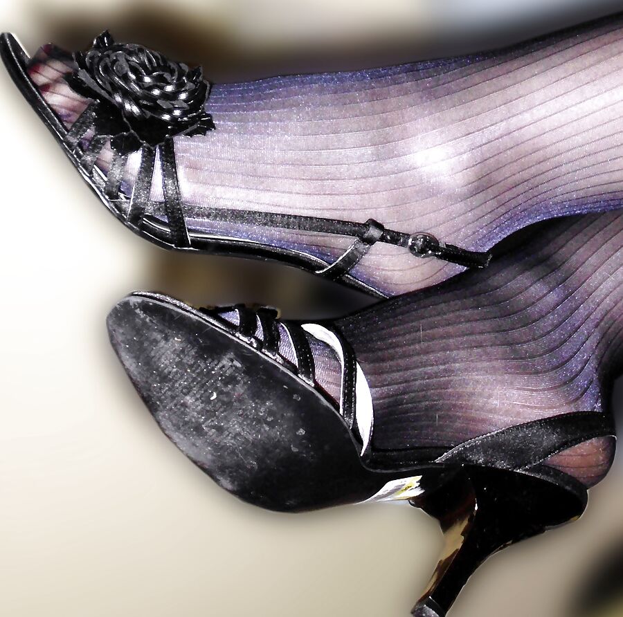 Good Girl -BDSM- Amateur Slave Sexy Feets