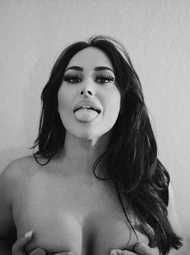 Yourvitamina nude