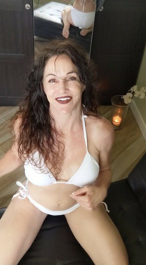 MilfChristine nude