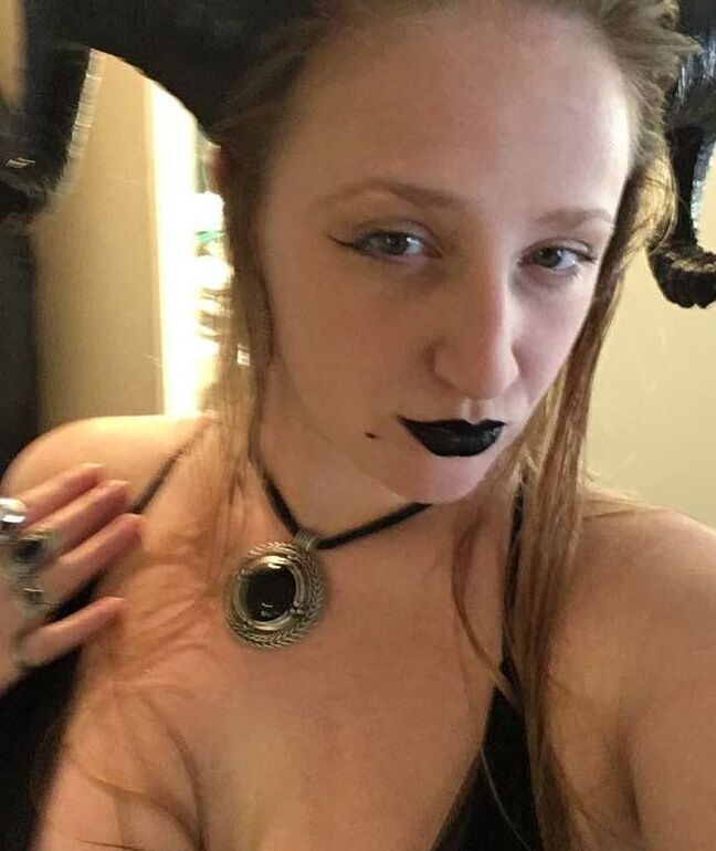 BordeauxBlack nude