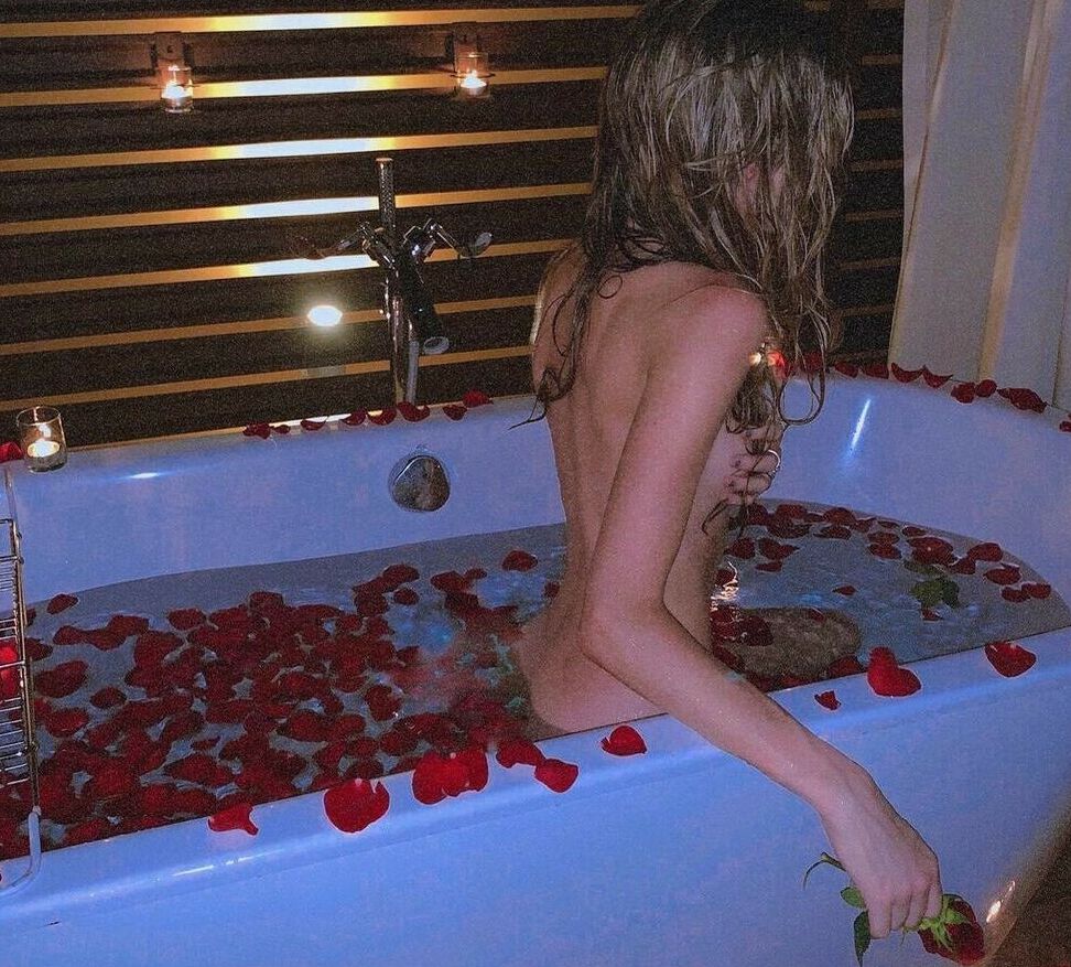 Xtracloudy nude