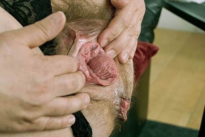 mature shows her very huge pussy